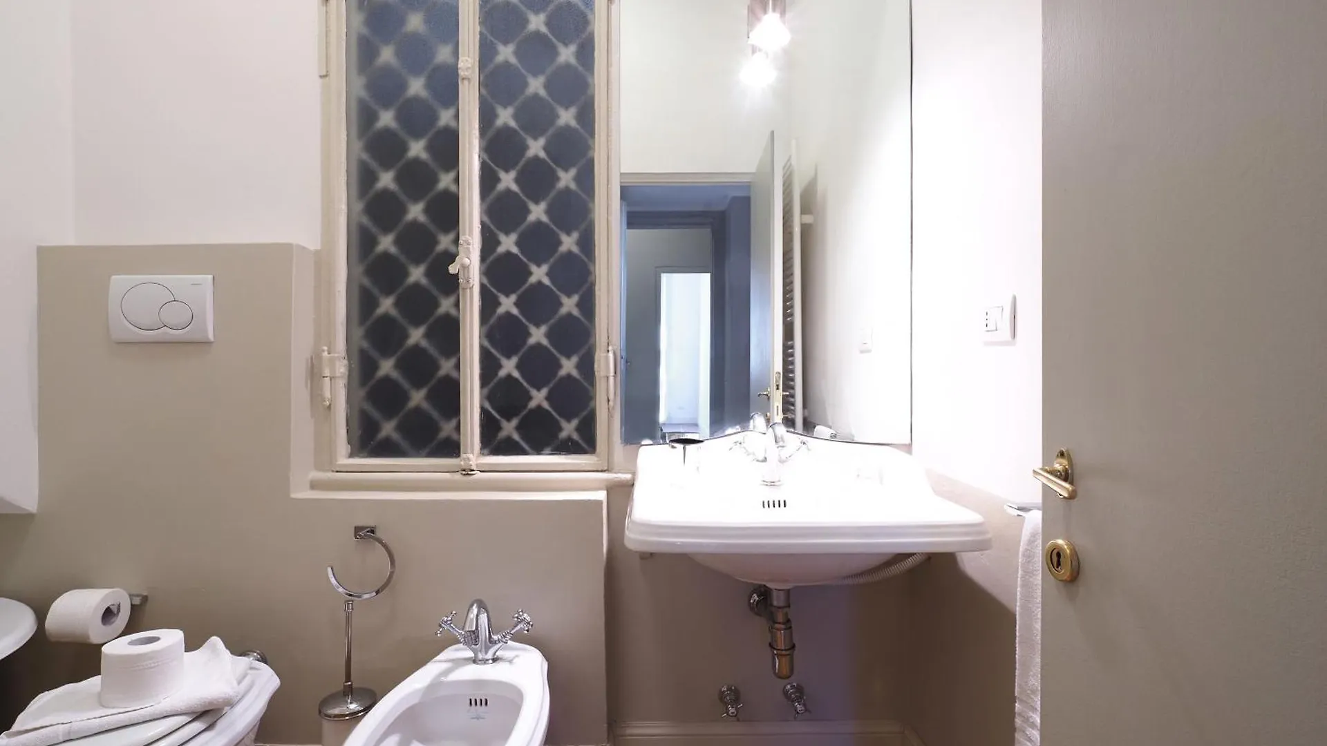 Contempora Serviced Apartments - Quadrilocale Pta Vercellina Milán