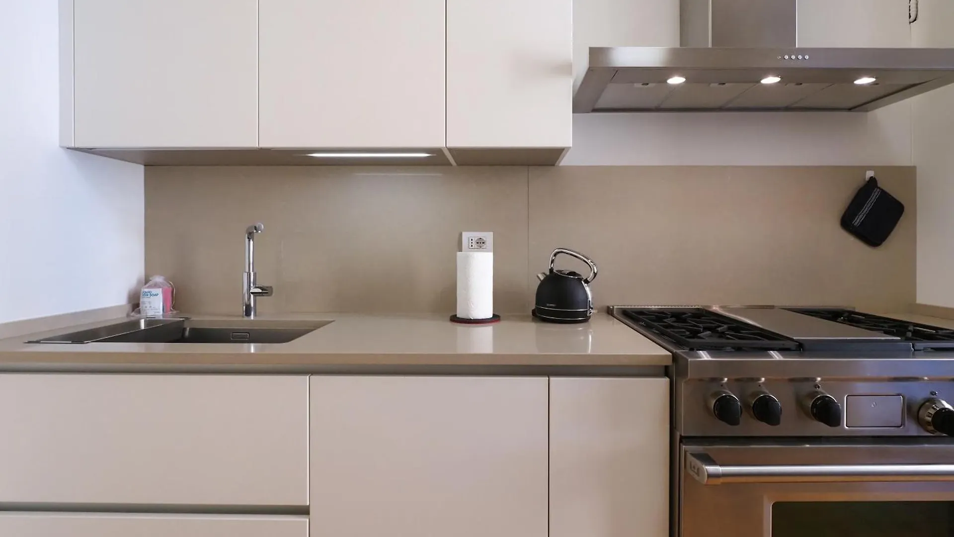 Contempora Serviced Apartments - Quadrilocale Pta Vercellina Milán