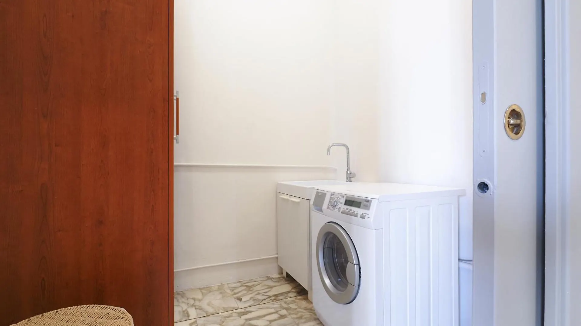 Contempora Serviced Apartments - Quadrilocale Pta Vercellina ミラノ