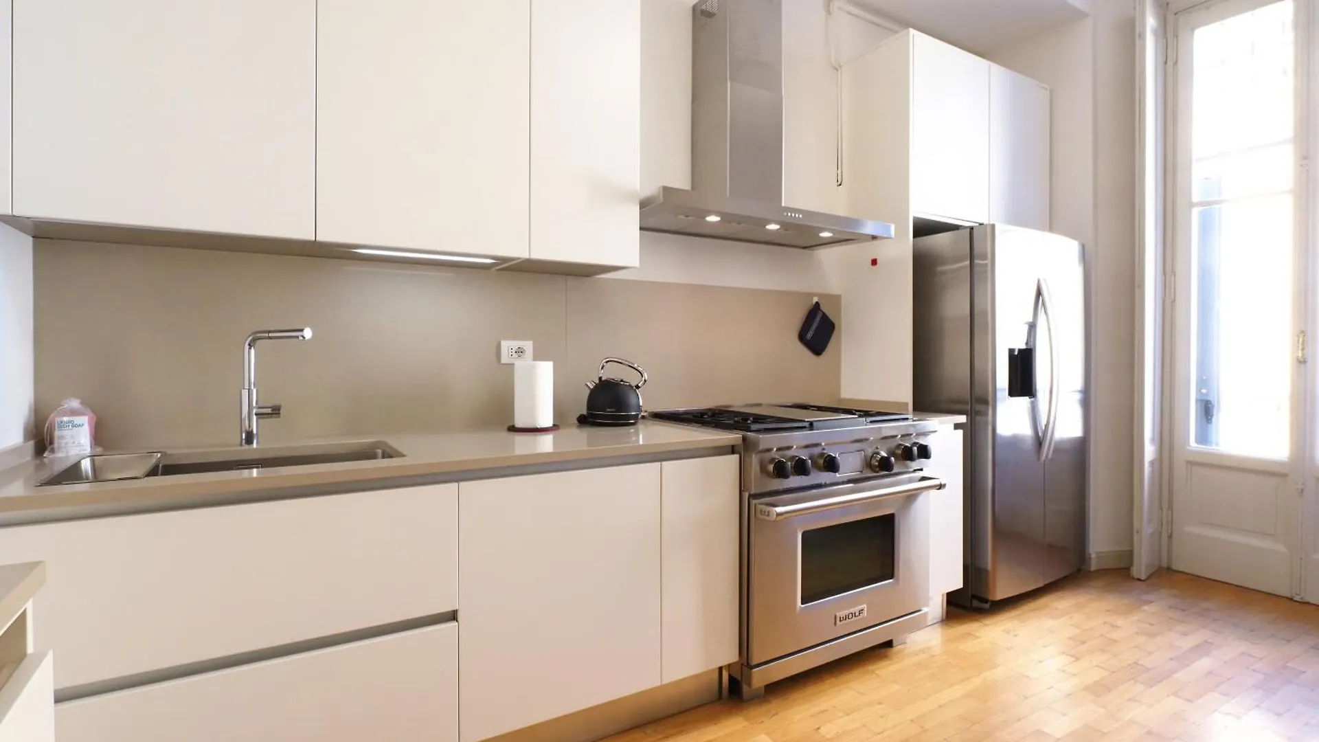 Contempora Serviced Apartments - Quadrilocale Pta Vercellina ミラノ イタリア