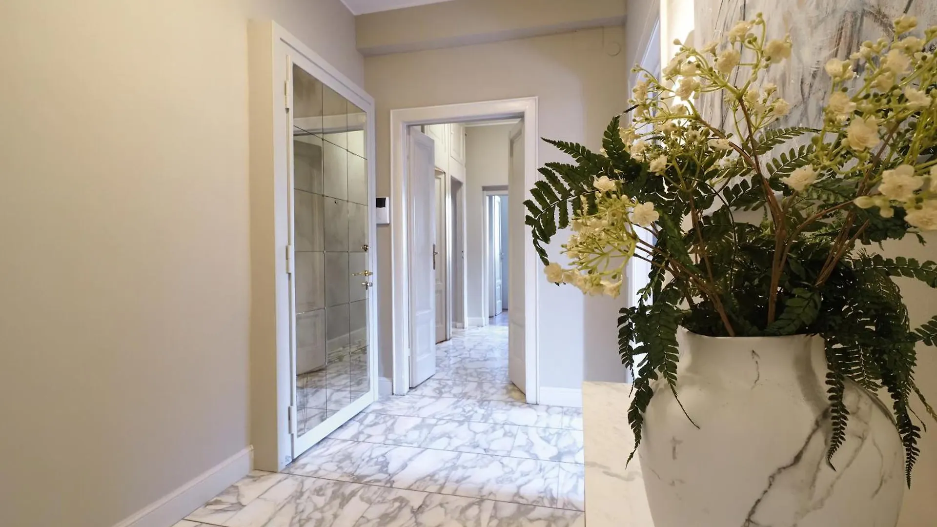 Contempora Serviced Apartments - Quadrilocale Pta Vercellina ミラノ 0*,  イタリア