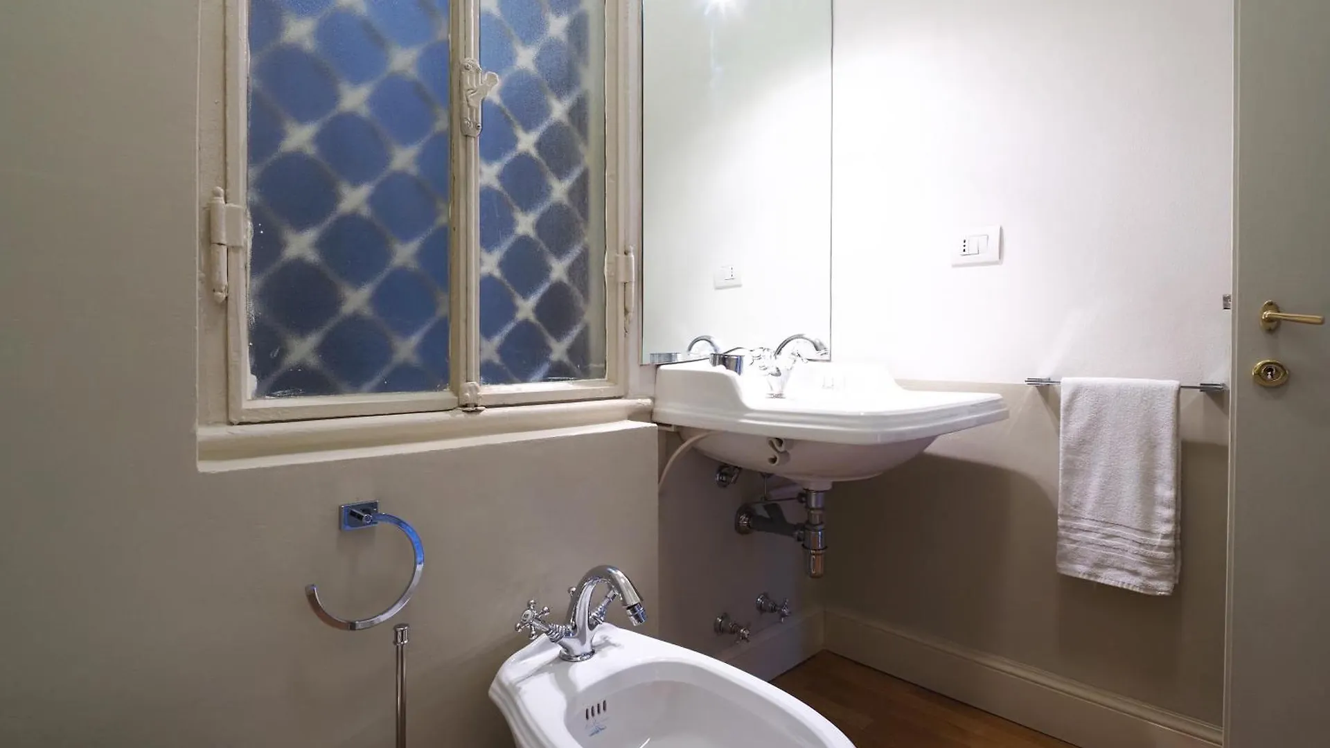 Contempora Serviced Apartments - Quadrilocale Pta Vercellina ミラノ
